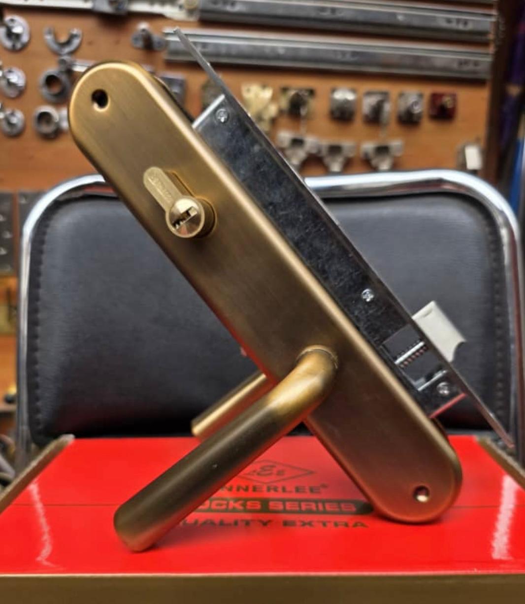 Narrow Stile Mortise